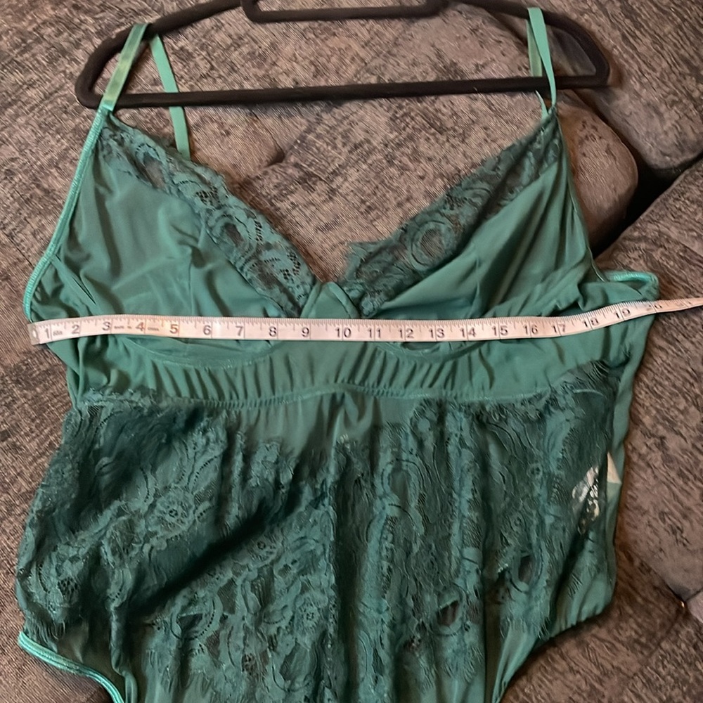 PLT Emerald Green Lingerie - Picture 3 of 3
